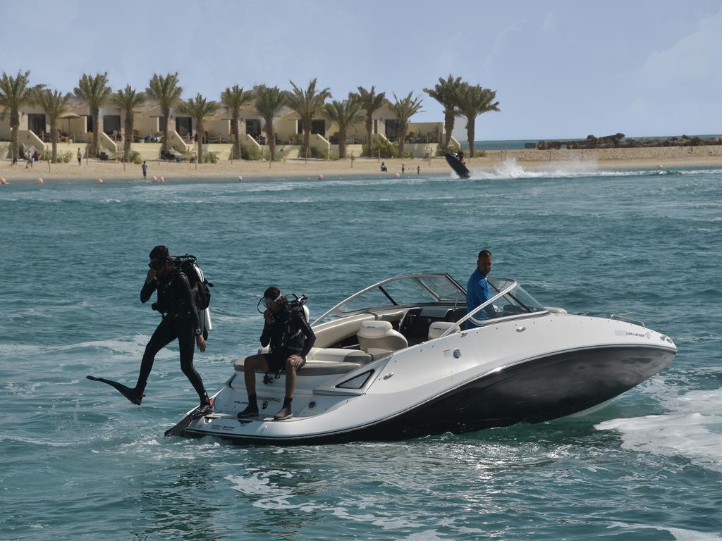 منتجع شاطىء الدانة هالف موون باي المظهر الخارجي الصورة